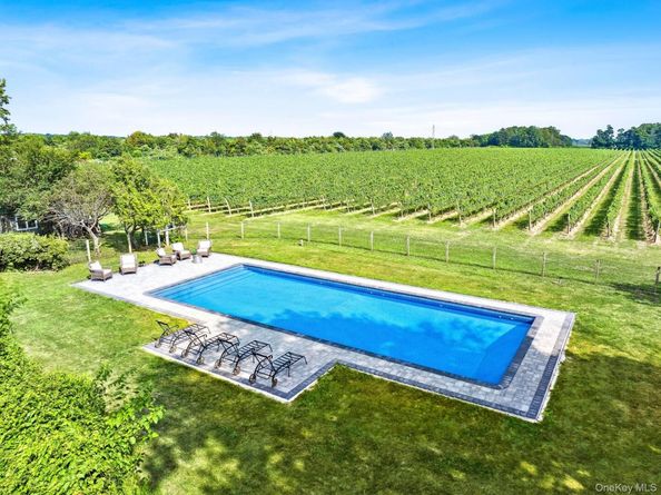 2600 Oregon Road, Mattituck NY 11952
