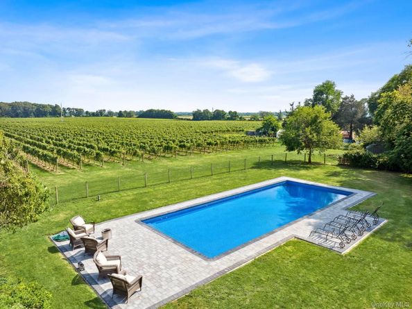 2600 Oregon Road, Mattituck NY 11952