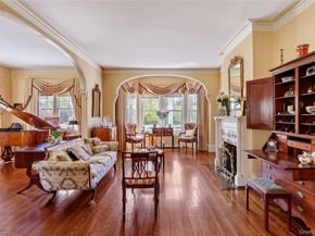35 S Penataquit Avenue, Bay Shore NY 11706