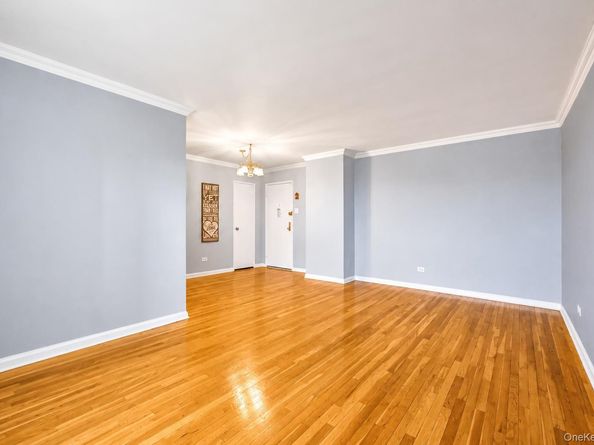 85-10 151st Avenue 5E, Howard Beach NY 11414