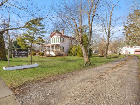 449 Montauk Highway, East Moriches NY 11940
