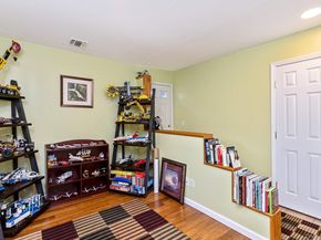 25 Fordham Place, Bay Shore NY 11706