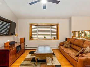 25 Fordham Place, Bay Shore NY 11706