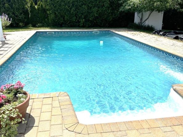 96 W Tiana Road, Hampton Bays NY 11946