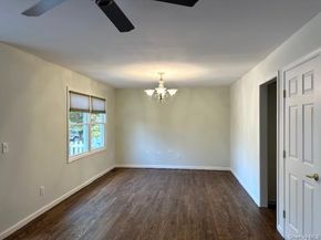 96 W Tiana Road, Hampton Bays NY 11946