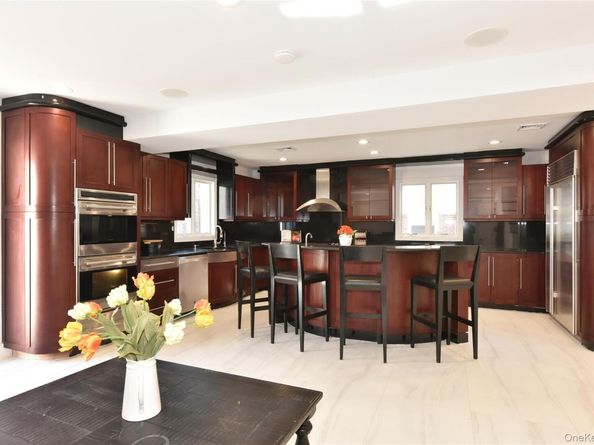 85-35 Midland Parkway, Jamaica Estates NY 11432