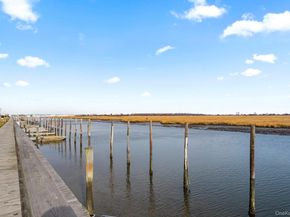 1 Anchorage 101, Freeport NY 11520