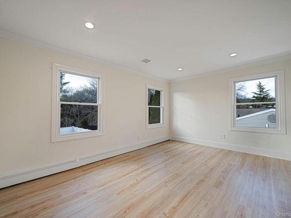 36 Flintridge Drive, Holbrook NY 11741