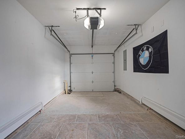 36 Flintridge Drive, Holbrook NY 11741