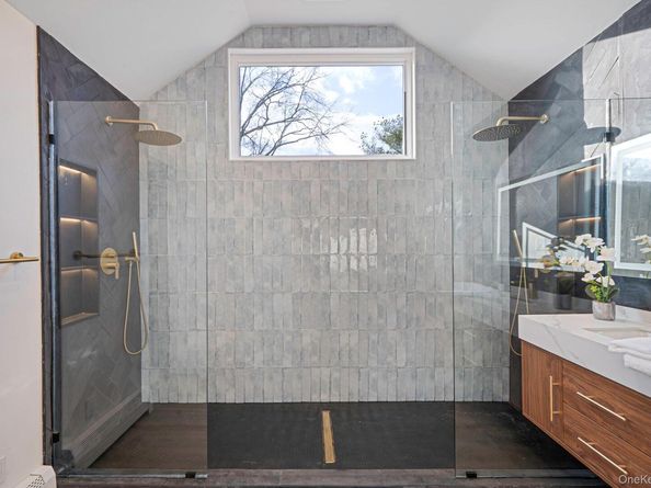 36 Flintridge Drive, Holbrook NY 11741