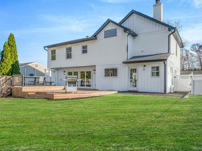 36 Flintridge Drive, Holbrook NY 11741