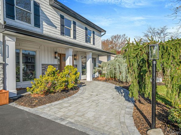 36 Flintridge Drive, Holbrook NY 11741