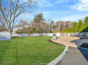 36 Flintridge Drive, Holbrook NY 11741