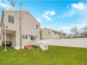 54 5th Street, Ronkonkoma NY 11779