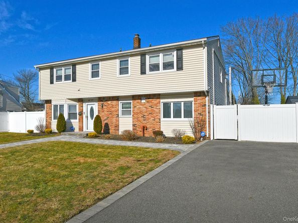 53 Clay Lane, Levittown NY 11756