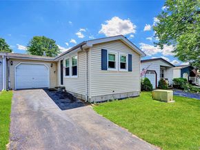 164 Village Circle W, Manorville NY 11949