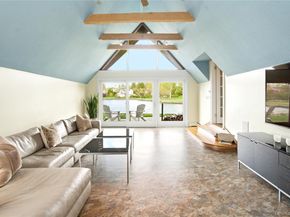 8 Wildwood Circle, Larchmont NY 10538