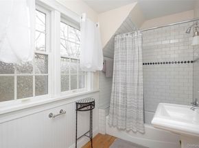 10 Deer Path, East Hampton NY 11937