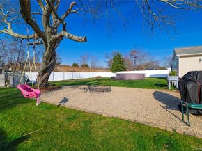 272 Baylawn Avenue, Copiague NY 11726