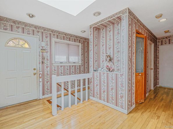 194 Central Park Road, Plainview NY 11803