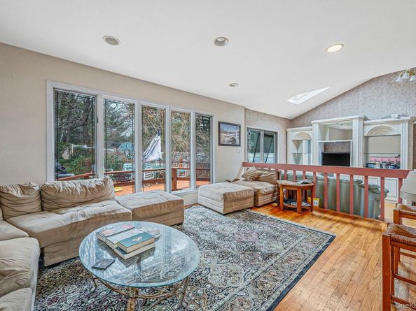 194 Central Park Road, Plainview NY 11803