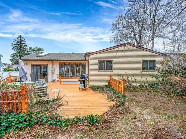 194 Central Park Road, Plainview NY 11803