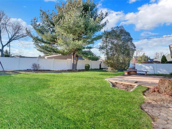 2 Welcome Lane, Wantagh NY 11793