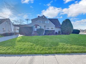 2 Welcome Lane, Wantagh NY 11793