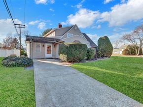 2 Welcome Lane, Wantagh NY 11793