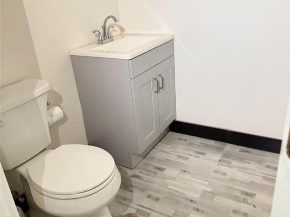 756 40th Street 1R, Brooklyn NY 11232