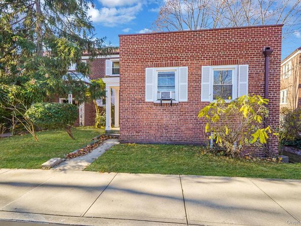 144-66 Village Road 75D, Briarwood NY 11435