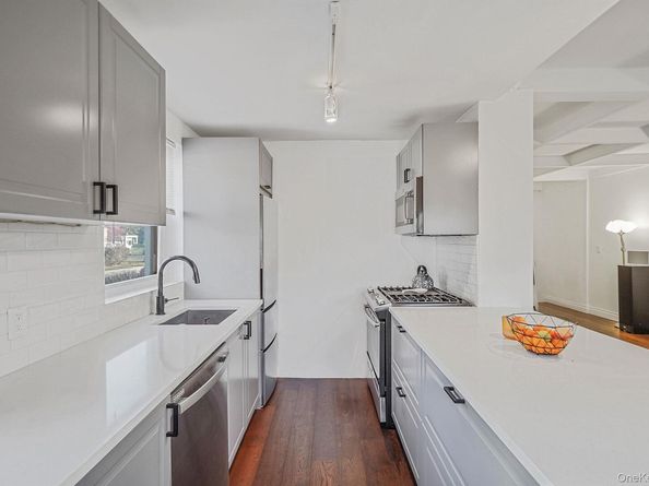 144-66 Village Road 75D, Briarwood NY 11435