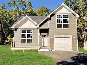 71 Palmetto Drive, Shirley NY 11967