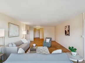 20 Old Mamaroneck Road 5Q, White Plains NY 10605