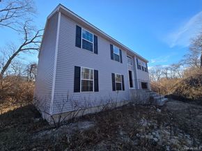 21 Barbara Lane, Medford NY 11763