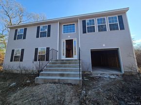21 Barbara Lane, Medford NY 11763