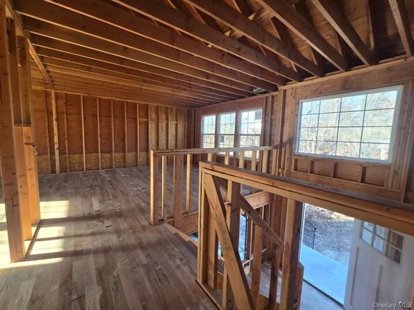 21 Barbara Lane, Medford NY 11763