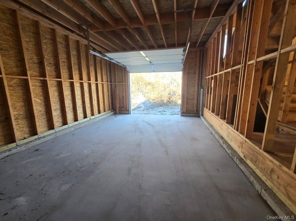 21 Barbara Lane, Medford NY 11763