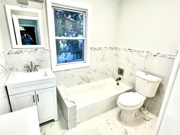 13749 231st Street, Laurelton NY 11413