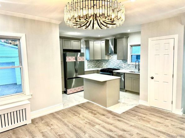 13749 231st Street, Laurelton NY 11413