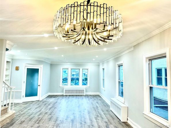 13749 231st Street, Laurelton NY 11413