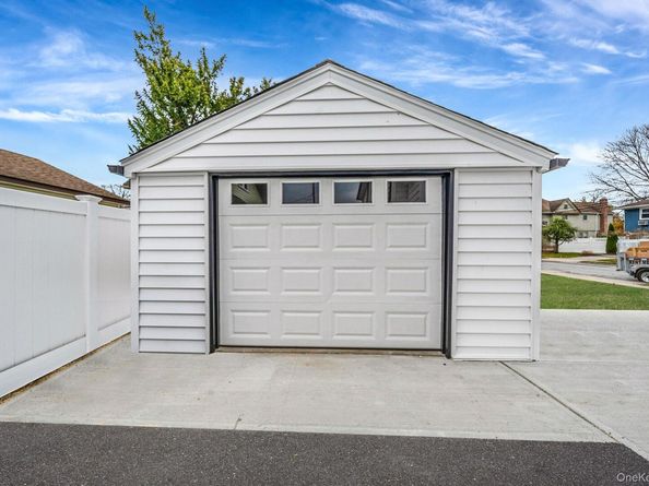 2929 Yale Place, Baldwin NY 11510