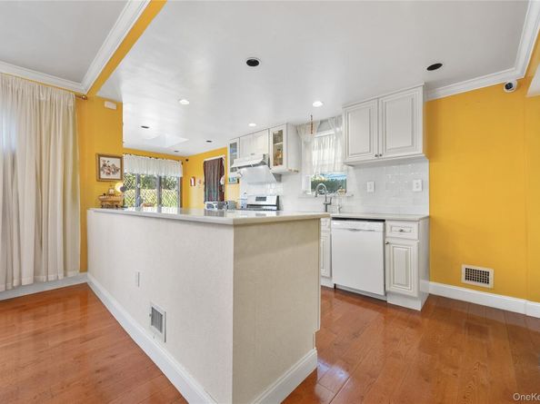 32-24 157th Street, Flushing NY 11354