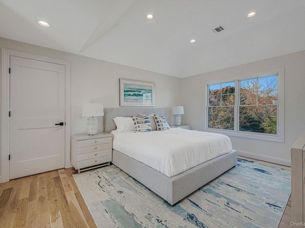 6 S Bay Avenue, Eastport NY 11941