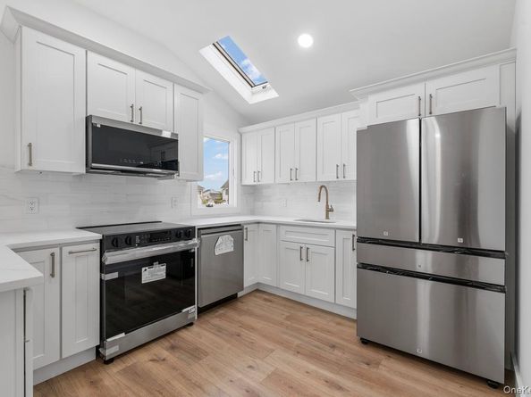 873 S 7th Street, Lindenhurst NY 11757