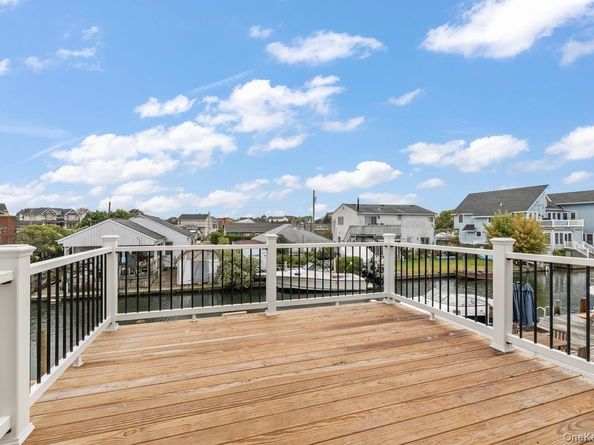 873 S 7th Street, Lindenhurst NY 11757