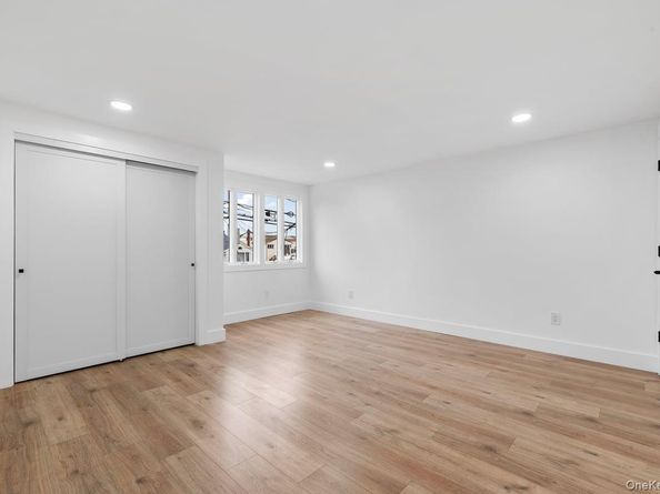 873 S 7th Street, Lindenhurst NY 11757