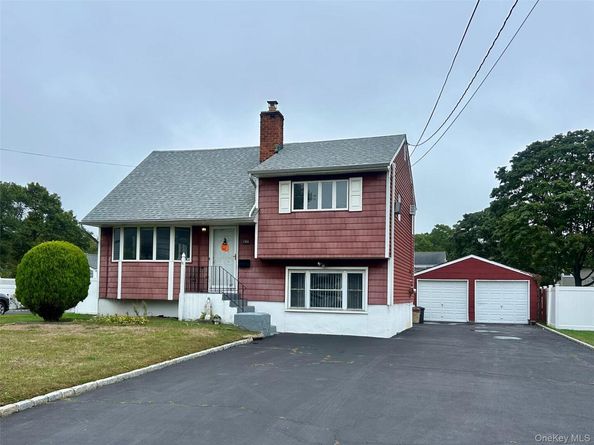 577 Peter Paul Drive, West Islip NY 11795