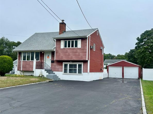 577 Peter Paul Drive, West Islip NY 11795