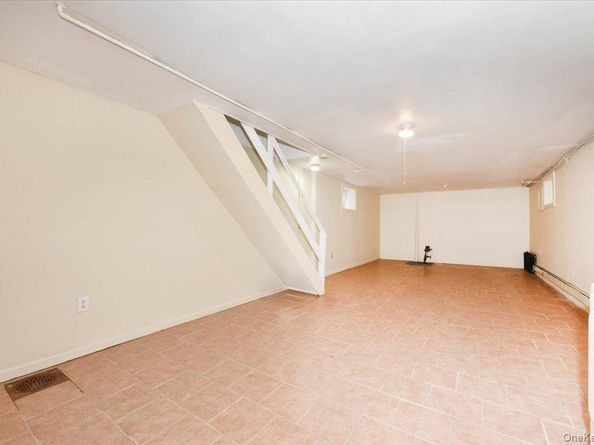 8135 166th Street, Hillcrest (Queens) NY 11432